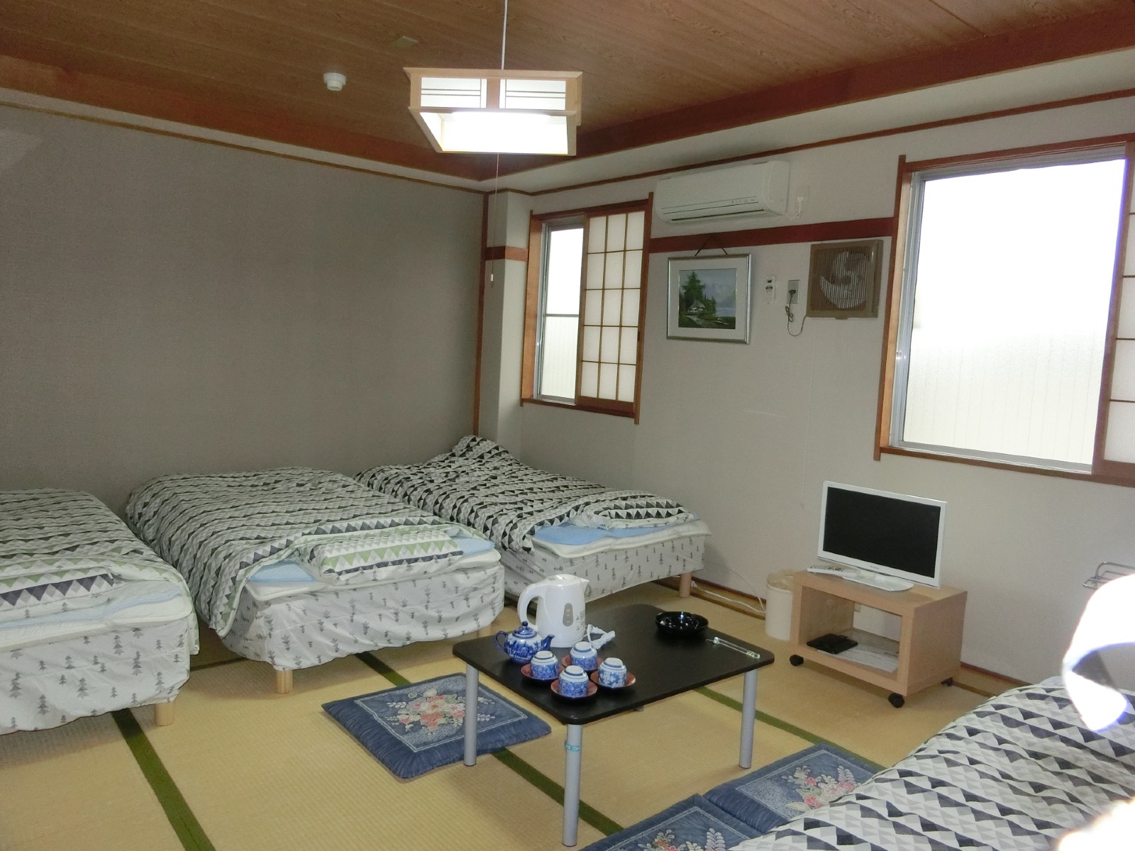 Japanese and Western-style room